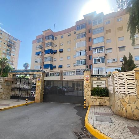 Moderno Y Completo Apartamento Frente Al Mar Малага Экстерьер фото