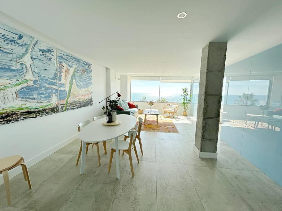Moderno Y Completo Apartamento Frente Al Mar Малага Экстерьер фото