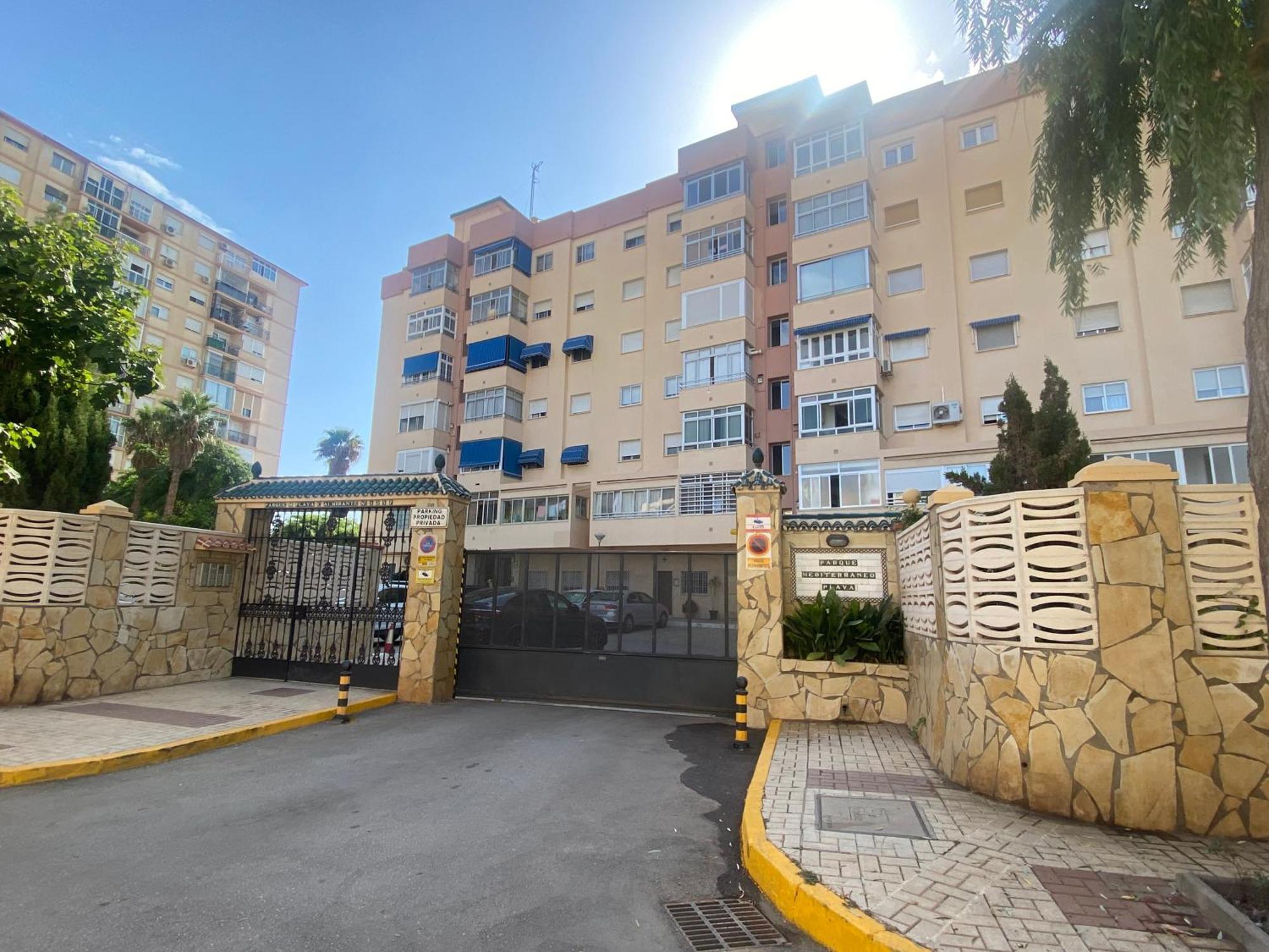 Moderno Y Completo Apartamento Frente Al Mar Малага Экстерьер фото